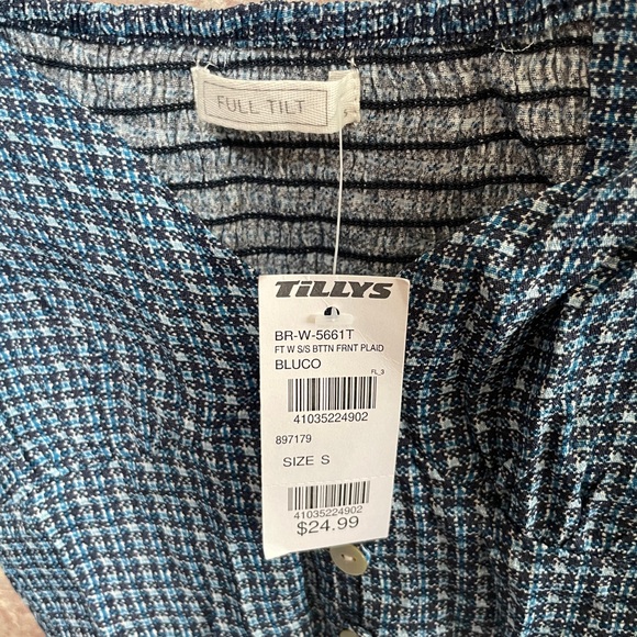 Crop Top Tilly’s New with tags front button blue plaid size small cropped top - Picture 4 of 6